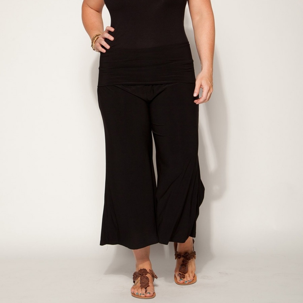 GAUCHO PANTS IN BLACK